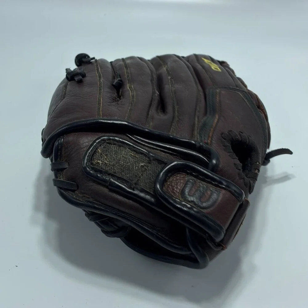 Wilson A710 Brown Leather Baseball Glove Woven Basket Web Embroidered W Logo